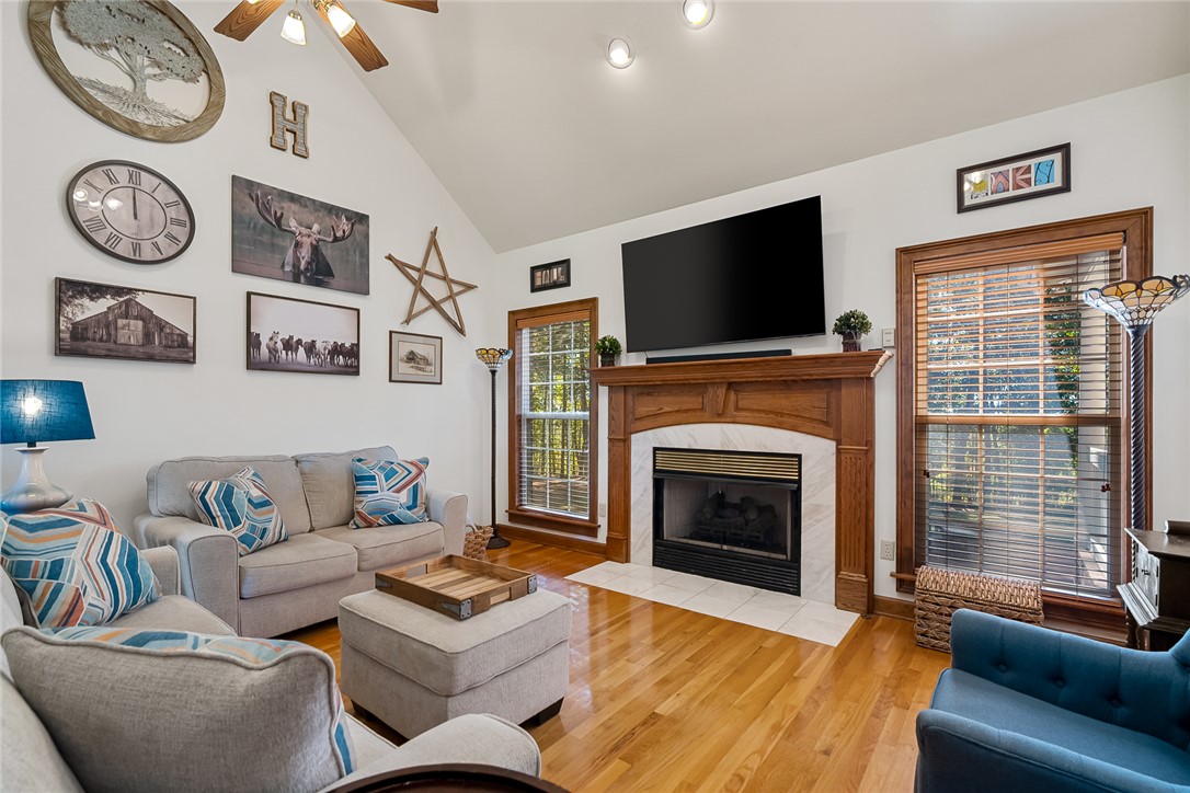 Easley, South Carolina 29640, United States, 4 Bedrooms Bedrooms, ,3 BathroomsBathrooms,Residential,Pending,233133