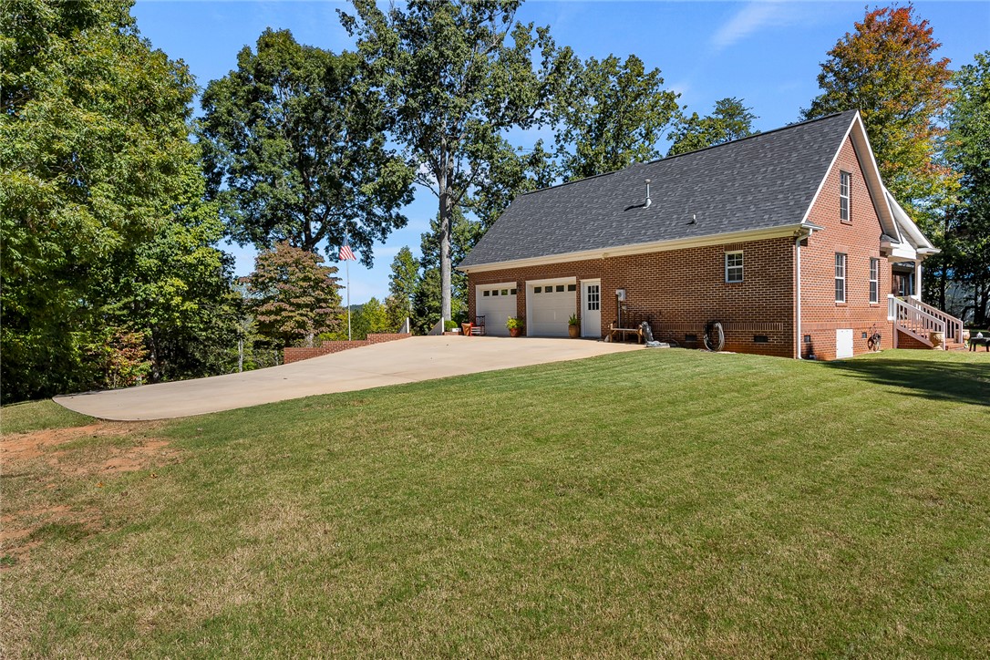 Easley, South Carolina 29640, United States, 4 Bedrooms Bedrooms, ,3 BathroomsBathrooms,Residential,Pending,233133