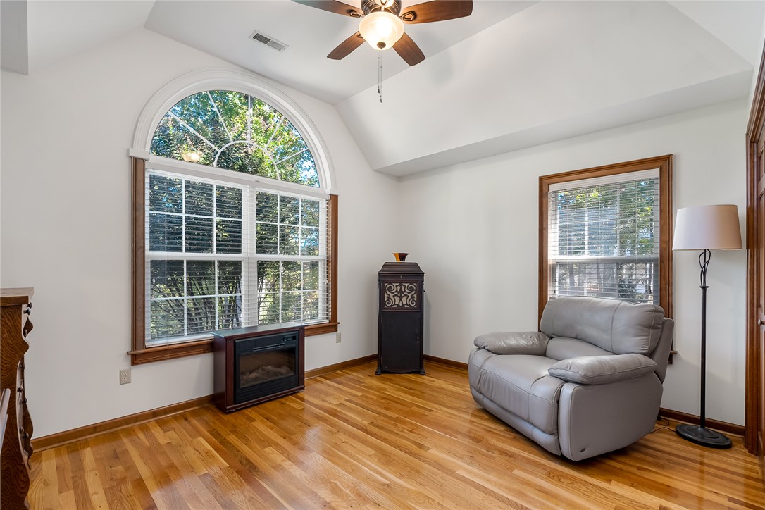 Easley, South Carolina 29640, United States, 4 Bedrooms Bedrooms, ,3 BathroomsBathrooms,Residential,Pending,233133