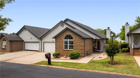 Photo of 1106 Cobbs Glen Drive, Anderson, SC 29621 (MLS # 20301782)