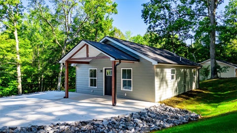 Photo of 114 Bobolink Drive, Walhalla, SC 29691 (MLS # 20307092)