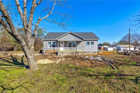 Photo of 506 Old Asbury Road, Anderson, SC 29625 (MLS # 20295508)