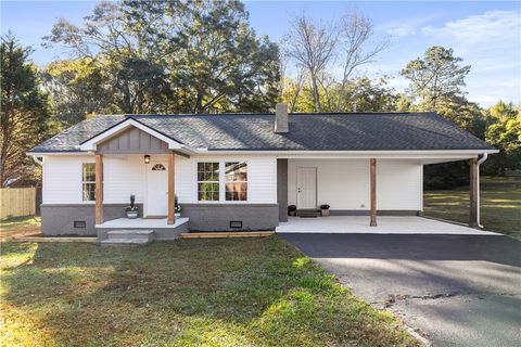 Photo of 107 Wood Street, Westminster, SC 29693 (MLS # 20293967)