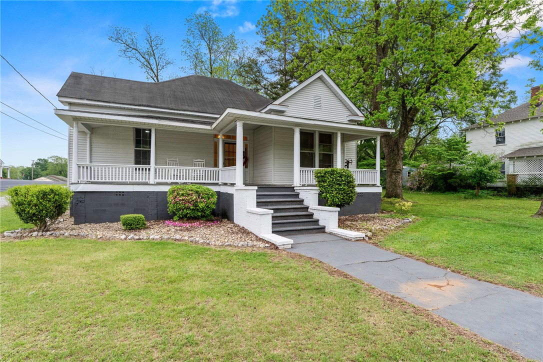 207 Retreat Street, Westminster, South Carolina image 2