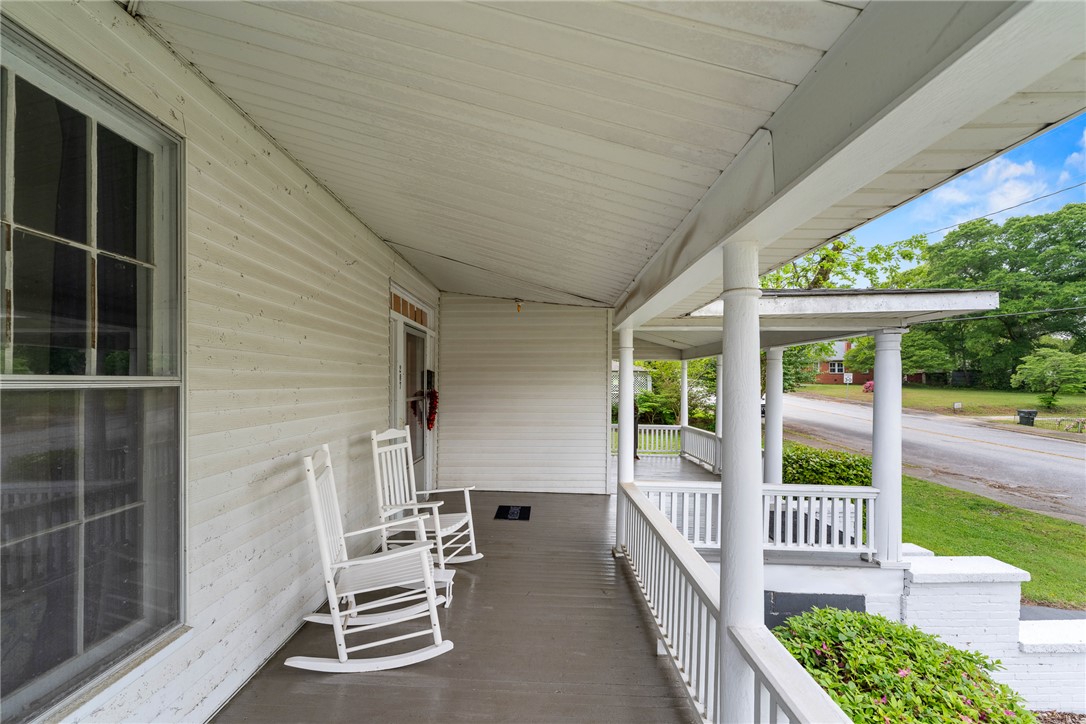 207 Retreat Street, Westminster, South Carolina image 4