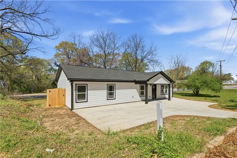 Photo of 1606 S MURRAY AVE Extension, Anderson, SC 29624 (MLS # 20299076)