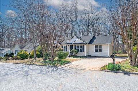 Photo of 200 Dunwoody Drive, Simpsonville, SC 29681 (MLS # 20298174)