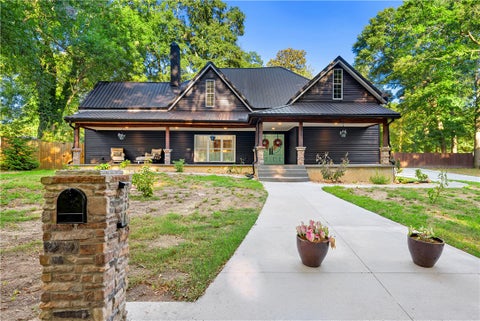 Photo of 270 Baker Street, Royston, GA 30662 (MLS # 20306273)