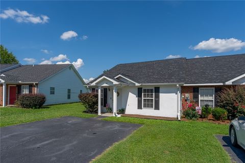 Photo of 108 Pender Row Circle, Ninety Six, SC 29666 (MLS # 20303651)