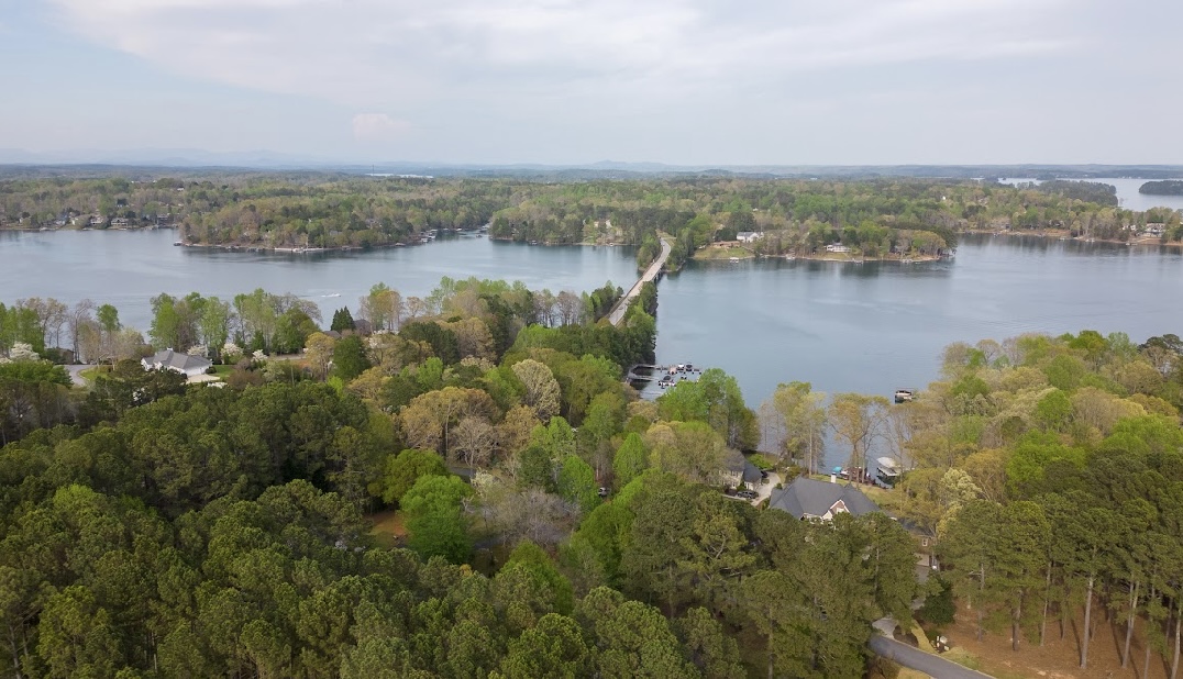 108 Emerald Pointe Drive, Seneca, South Carolina image 2