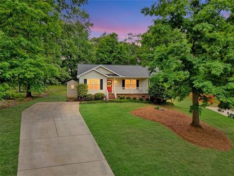 Photo of 105 S Fox Circle, Piedmont, SC 29673 (MLS # 20300845)