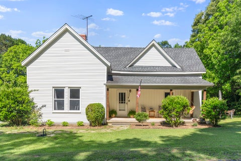 Photo of 126 Park Avenue, Westminster, SC 29693 (MLS # 20305638)