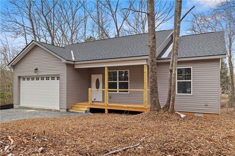 Photo of 221 Cub Cove Drive, Walhalla, SC 29691 (MLS # 20296917)