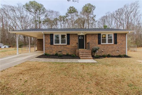 Photo of 319 East Hampton Avenue, Honea Path, SC 29654 (MLS # 20296613)