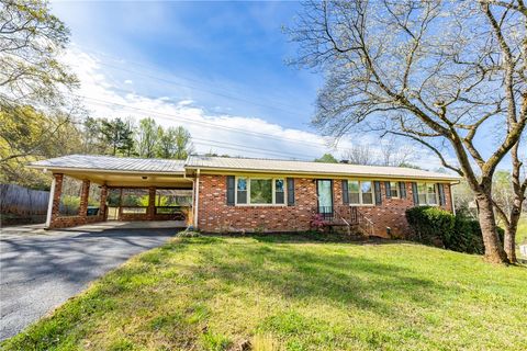 Photo of 402 Maple Avenue, Seneca, SC 29678 (MLS # 20300675)