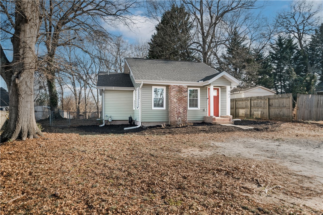 902 E 2 Avenue, Easley, South Carolina image 2