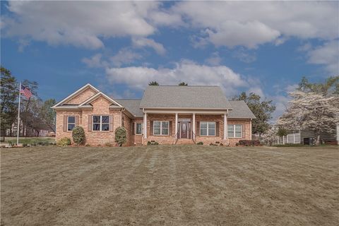 Photo of 109 Fairway Drive, Pickens, SC 29671 (MLS # 20299509)