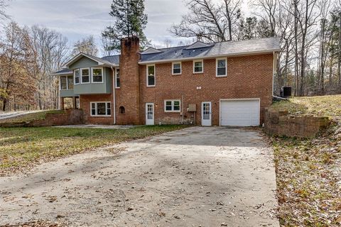 A home in Easley