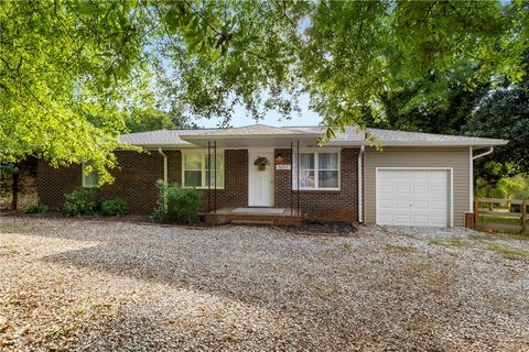 Photo of 507 Burton Drive, Anderson, SC 29621 (MLS # 20299743)