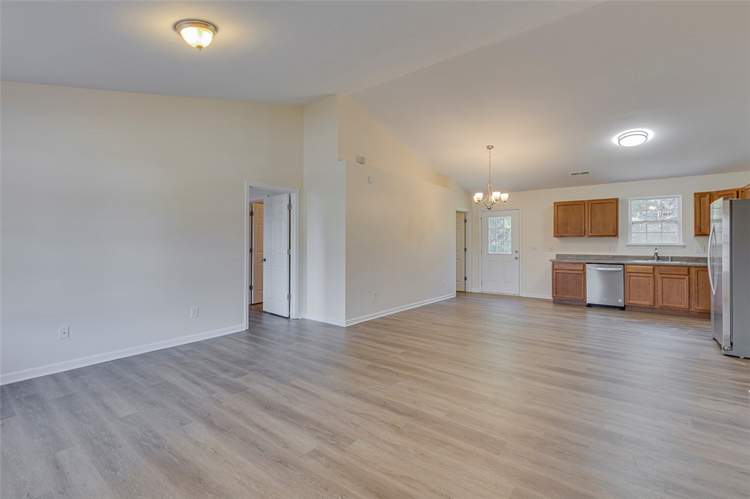 106 Goldfinch Court, Piedmont, South Carolina image 6