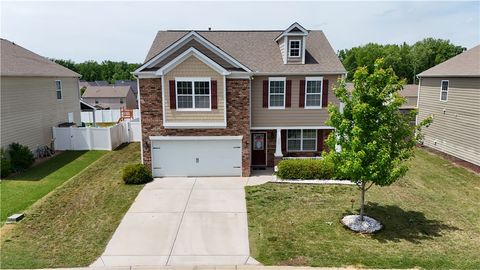 Photo of 153 Lake Grove Road, Simpsonville, SC 29681 (MLS # 20301042)