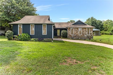 Photo of 234 Country Glen, Piedmont, SC 29673 (MLS # 20303165)