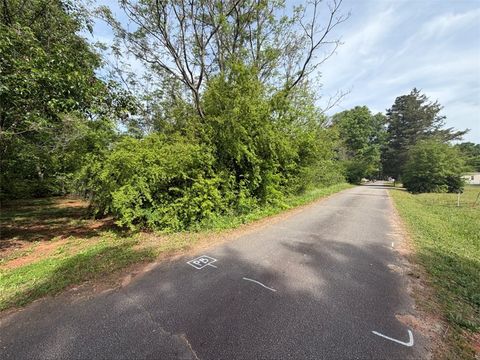 Vacant Land For Sale - 102 Sioux Street<br/> Laurens, SC 29360