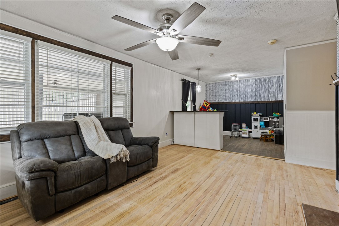 101 S D Street, Easley, South Carolina image 4