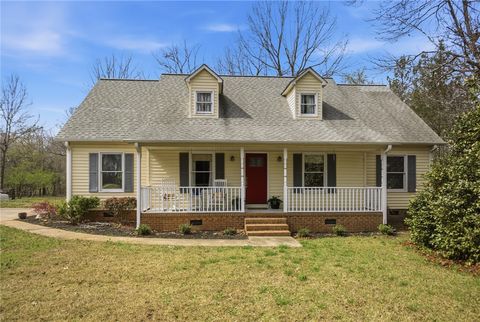 Photo of 930 Hurricane Creek Road, Piedmont, SC 29673 (MLS # 20299028)