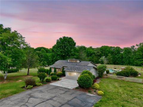 Photo of 433 Latham Road, Easley, SC 29640 (MLS # 20302067)