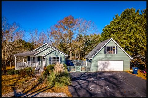 Photo of 116 Elliott Drive, Seneca, SC 29678 (MLS # 20295701)