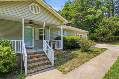 Photo of 941 Scotland Rd Scotland Road, Easley, SC 29640 (MLS # 20304469)