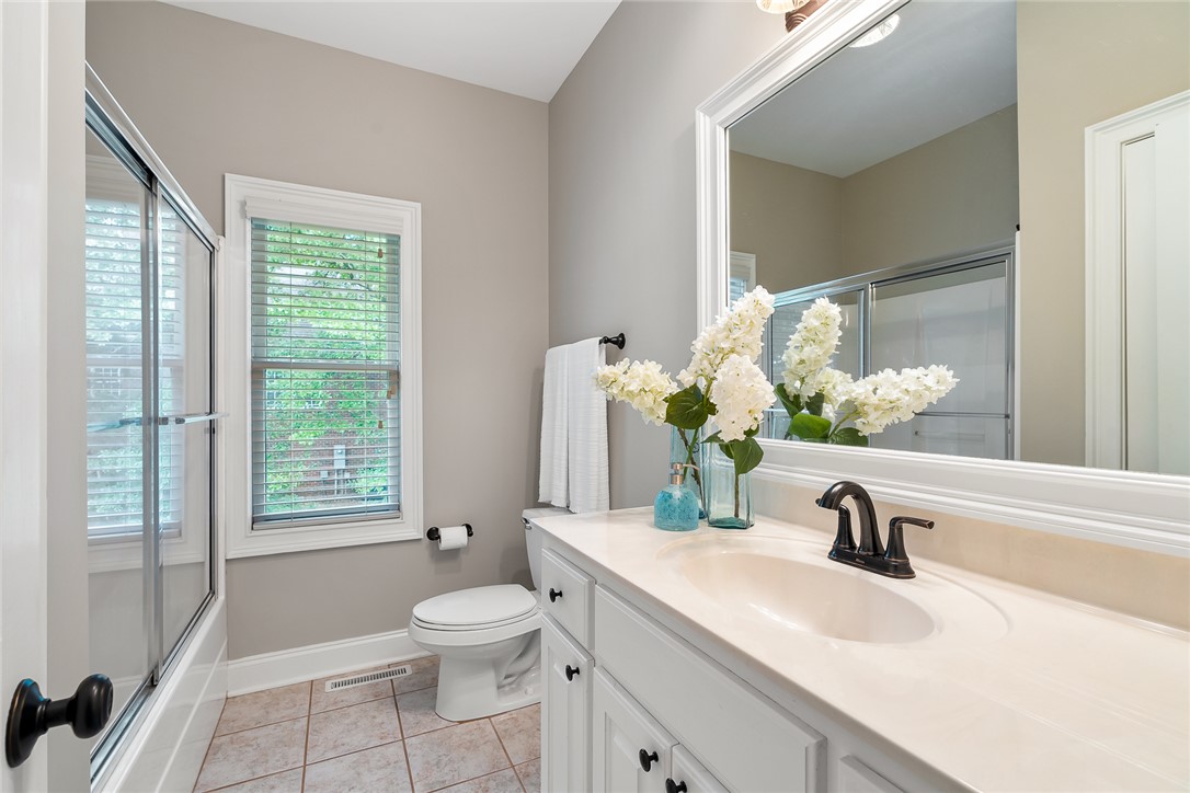 Anderson, South Carolina 29625, United States, 5 Bedrooms Bedrooms, ,4 BathroomsBathrooms,Residential,Active,151469