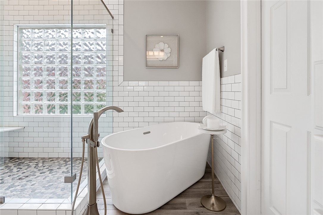 Anderson, South Carolina 29625, United States, 5 Bedrooms Bedrooms, ,4 BathroomsBathrooms,Residential,Active,151469