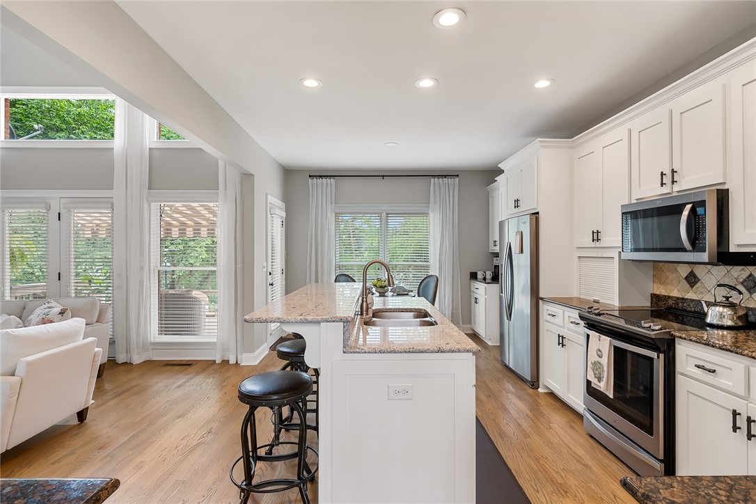 Anderson, South Carolina 29625, United States, 5 Bedrooms Bedrooms, ,4 BathroomsBathrooms,Residential,Active,151469