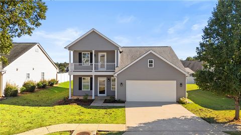 Homes For Sale - 176 Crooked Cedar Way<br/> Pendleton, SC 29670