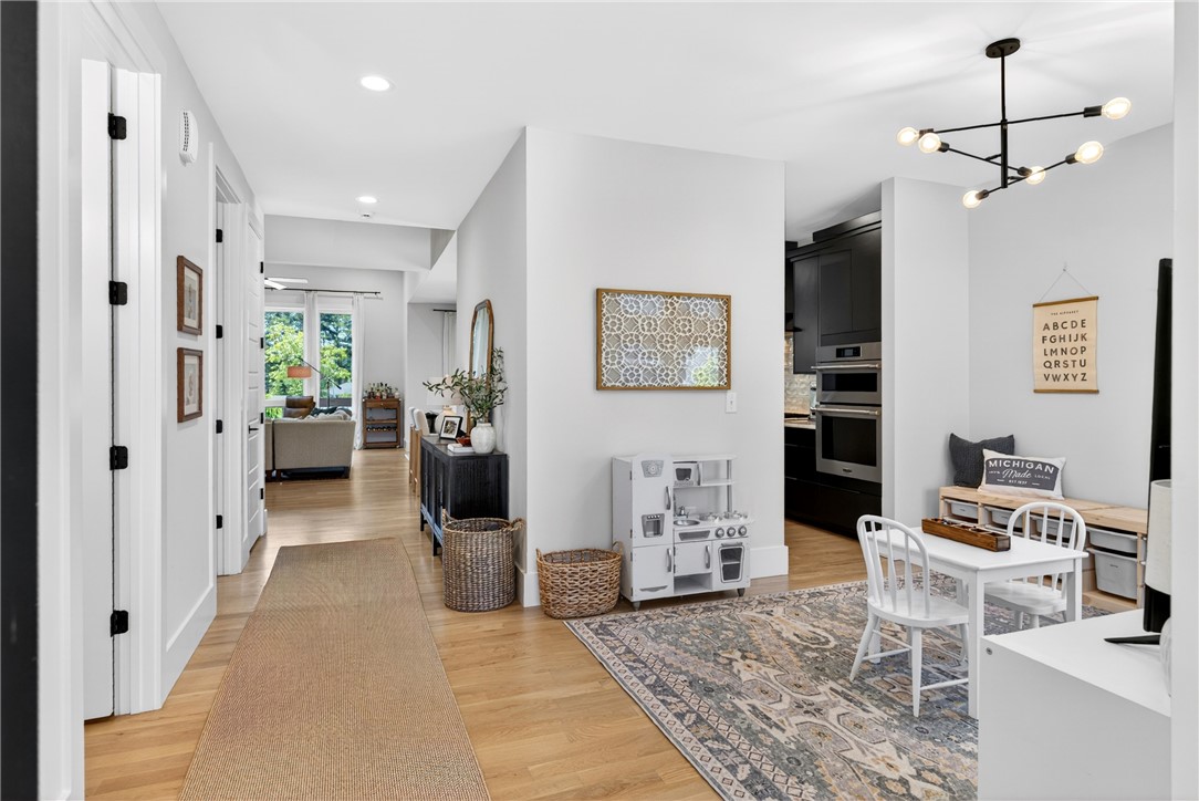 20 Village Crest Drive