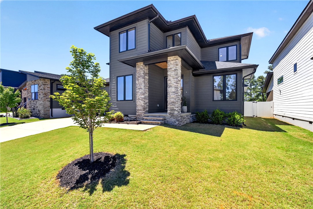 20 Village Crest Drive