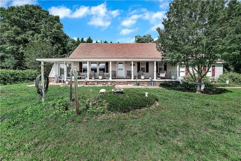 Photo of 1100 Cherokee Road, Townville, SC 29689 (MLS # 20302659)