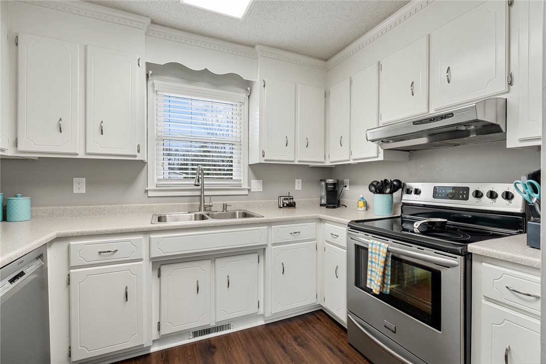 Greer, South Carolina 29650, United States, 3 Bedrooms Bedrooms, ,2 BathroomsBathrooms,Residential,Active,254184