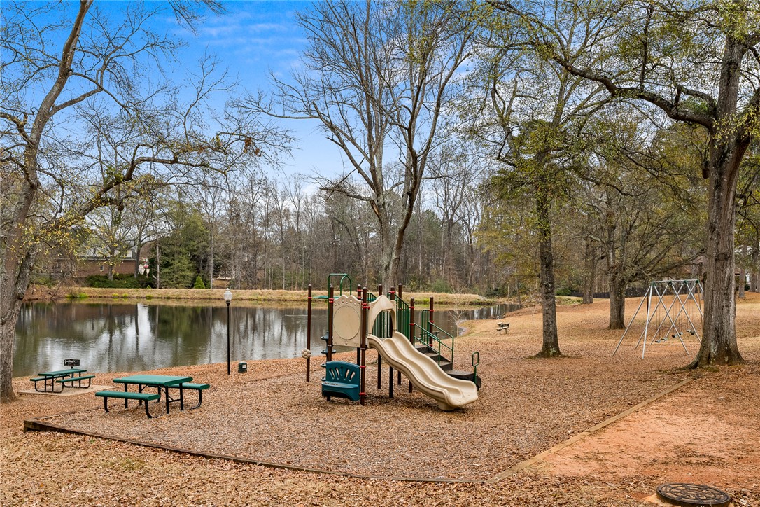 Greer, South Carolina 29650, United States, 3 Bedrooms Bedrooms, ,2 BathroomsBathrooms,Residential,Active,254184