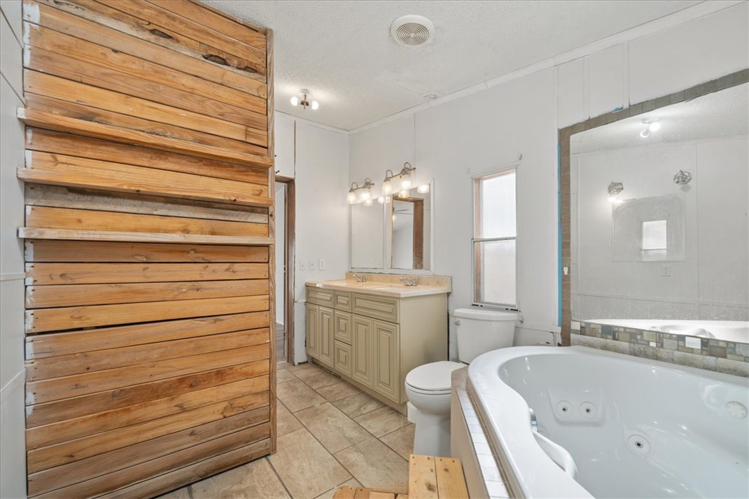 Anderson, South Carolina 29625, United States, 5 Bedrooms Bedrooms, ,3 BathroomsBathrooms,Residential,Active,242070