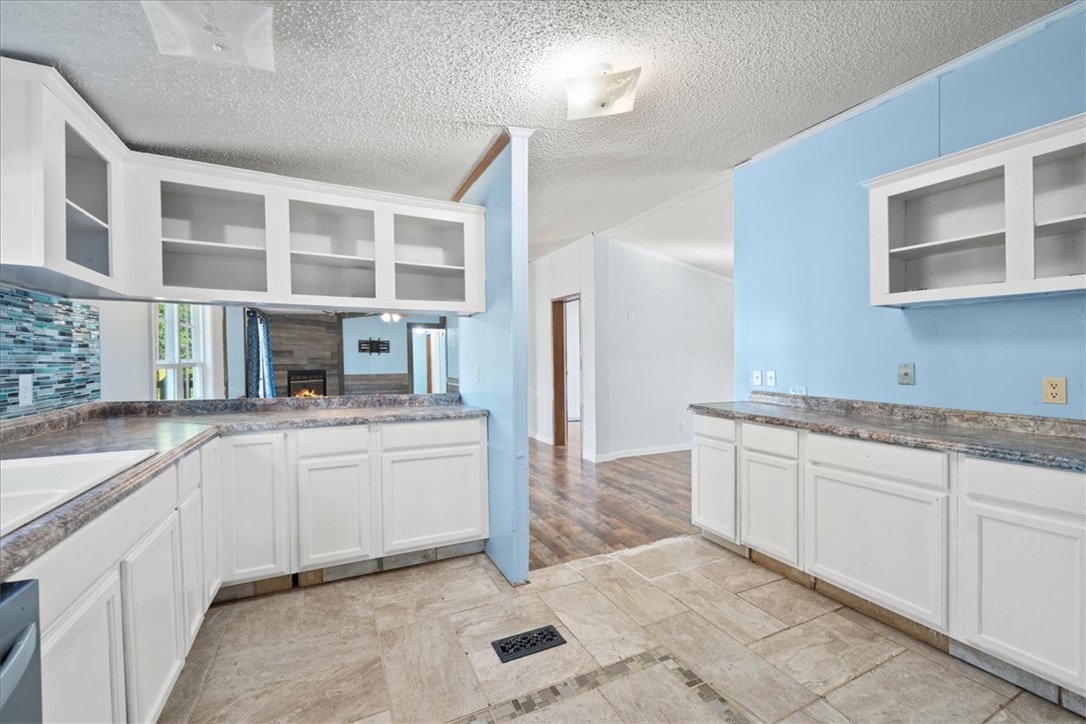 Anderson, South Carolina 29625, United States, 5 Bedrooms Bedrooms, ,3 BathroomsBathrooms,Residential,Active,242070