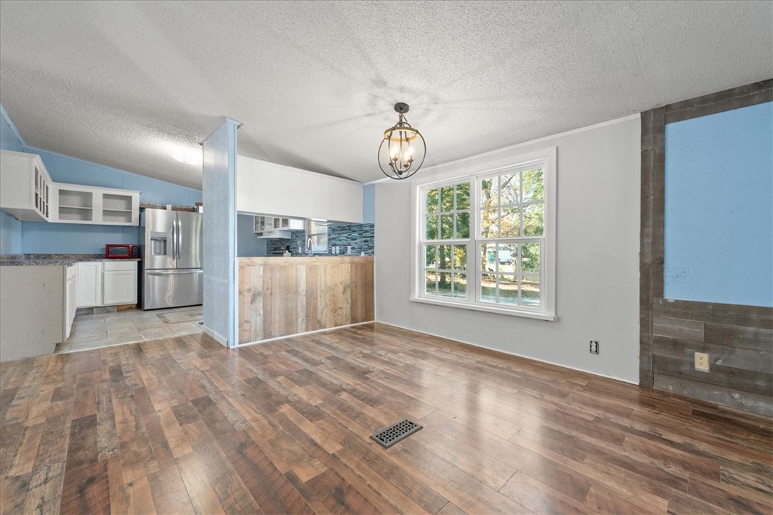 Anderson, South Carolina 29625, United States, 5 Bedrooms Bedrooms, ,3 BathroomsBathrooms,Residential,Active,242070