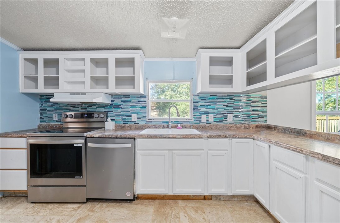 Anderson, South Carolina 29625, United States, 5 Bedrooms Bedrooms, ,3 BathroomsBathrooms,Residential,Active,242070