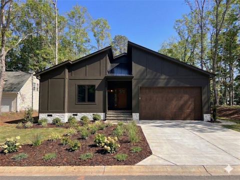 Photo of 206 Cheyenne Drive, Westminster, SC 29693 (MLS # 20300172)