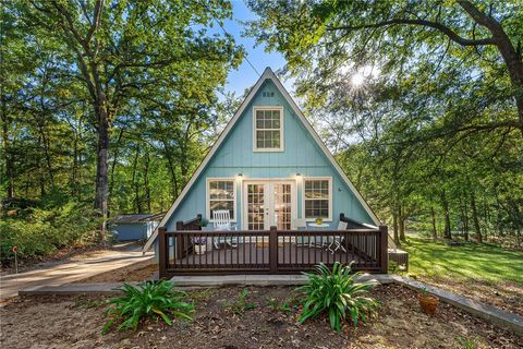 Photo of 387 Chateau Drive, Lavonia, GA 30553 (MLS # 20293311) Photo of 387 Chateau Drive, Lavonia, GA 30553 (MLS # 20293311)