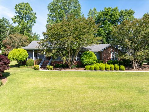 Photo of 1627 Keowee Lakeshore Drive, Seneca, SC 29672 (MLS # 20301158)