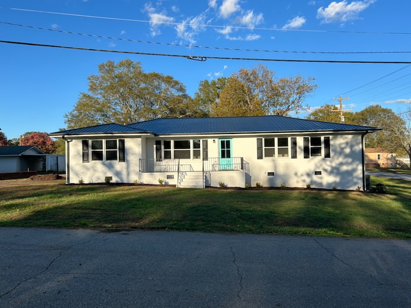 300 W Poplar Street, Iva, South Carolina image 1