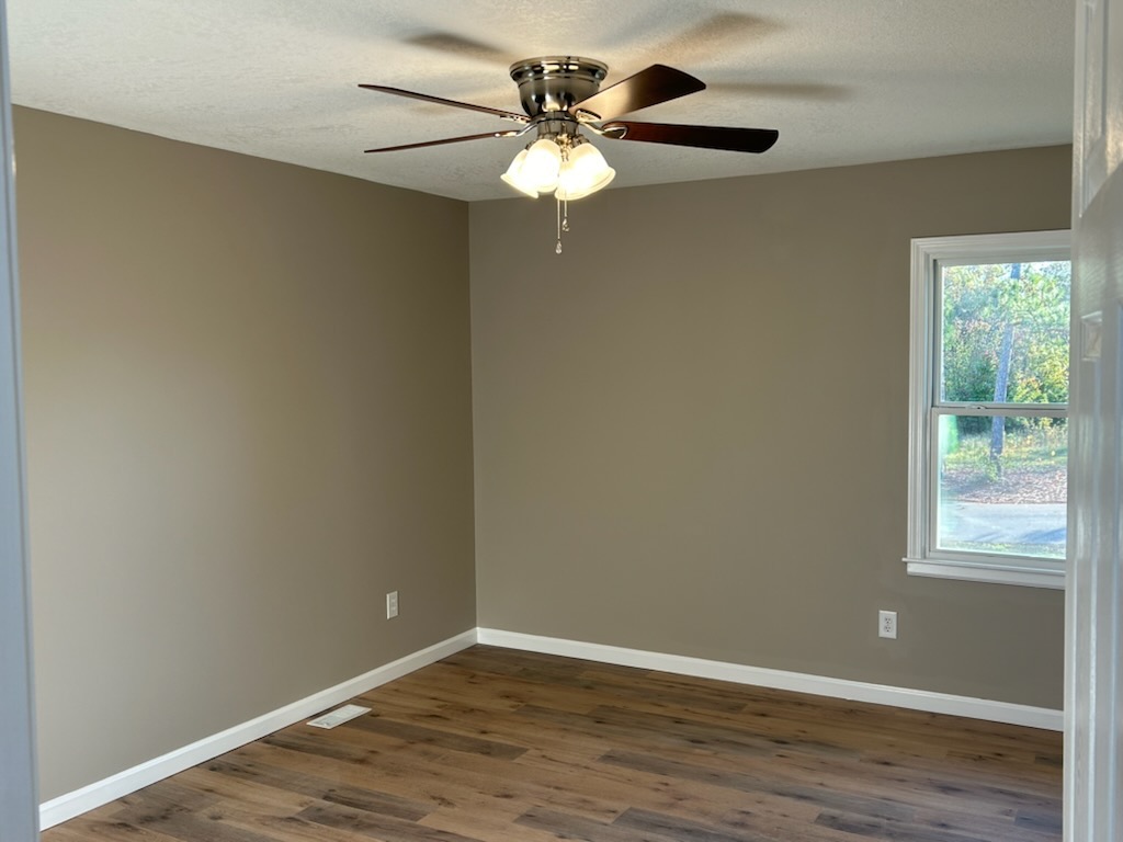 300 W Poplar Street, Iva, South Carolina image 5